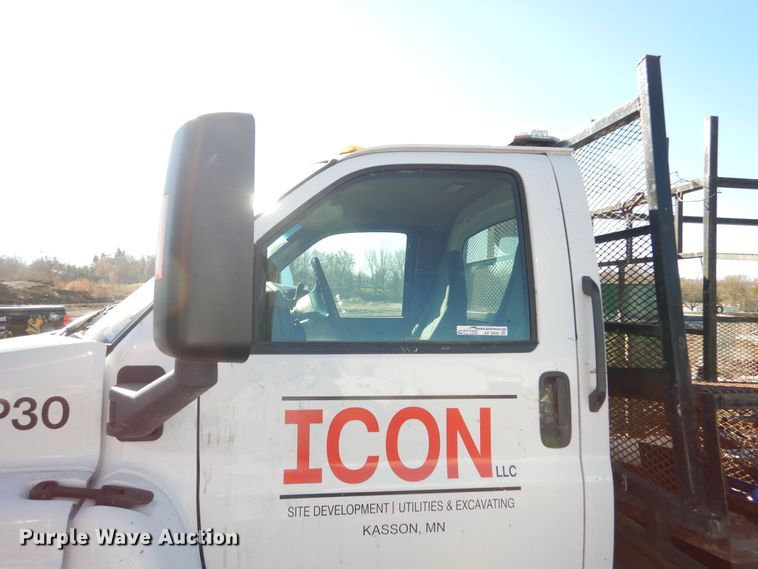 image for item AF9930 2006 Chevrolet C5500  flatbed truck