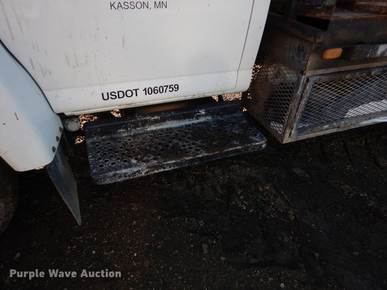 image for item AF9930 2006 Chevrolet C5500  flatbed truck