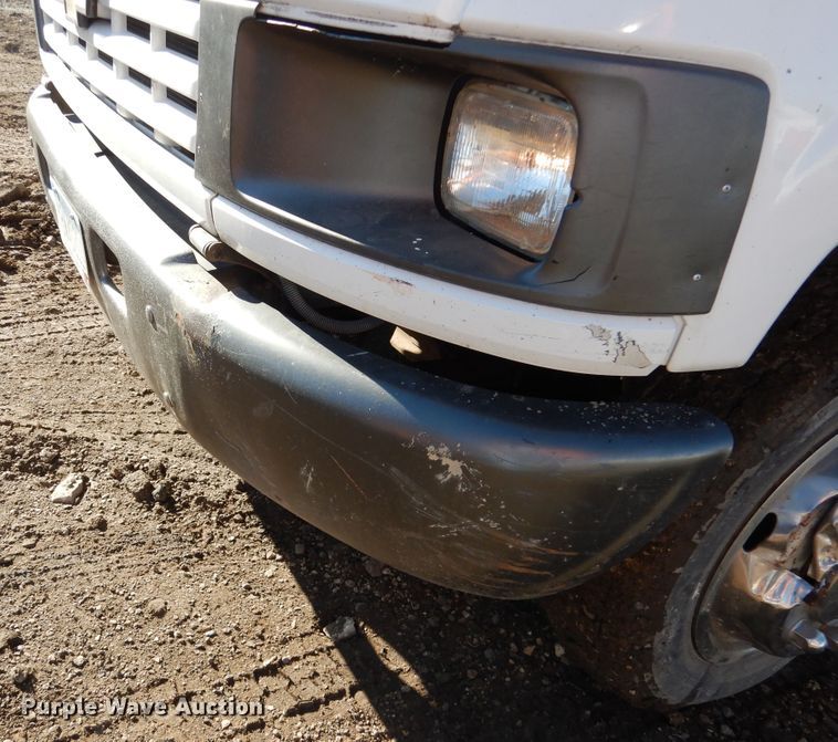 image for item AF9930 2006 Chevrolet C5500  flatbed truck