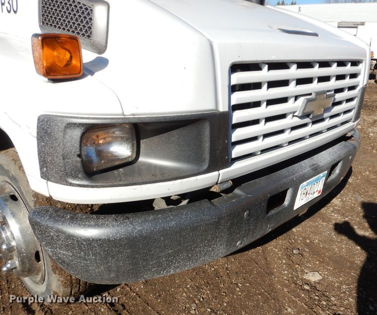 image for item AF9930 2006 Chevrolet C5500  flatbed truck