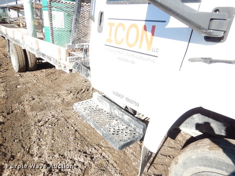 image for item AF9930 2006 Chevrolet C5500  flatbed truck