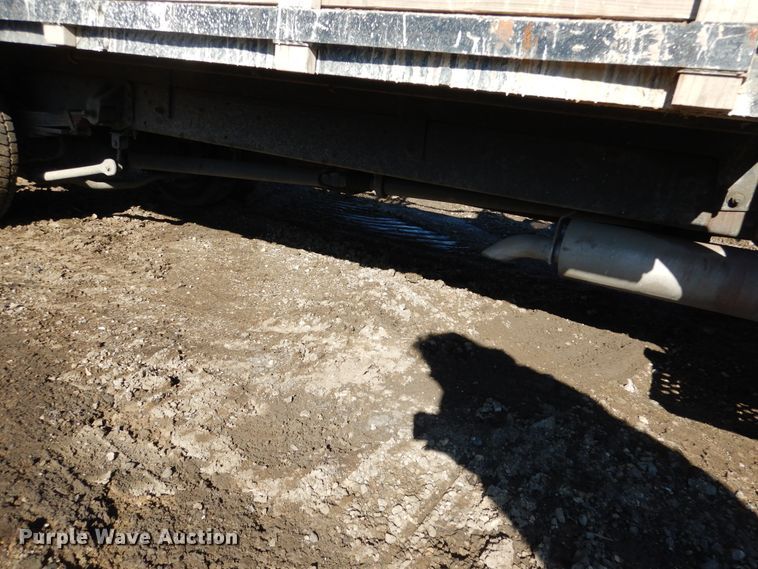 image for item AF9930 2006 Chevrolet C5500  flatbed truck