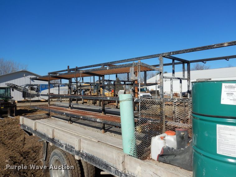 image for item AF9930 2006 Chevrolet C5500  flatbed truck