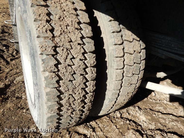 image for item AF9930 2006 Chevrolet C5500  flatbed truck