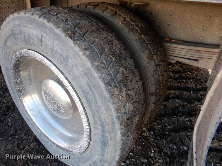 image for item AF9930 2006 Chevrolet C5500  flatbed truck