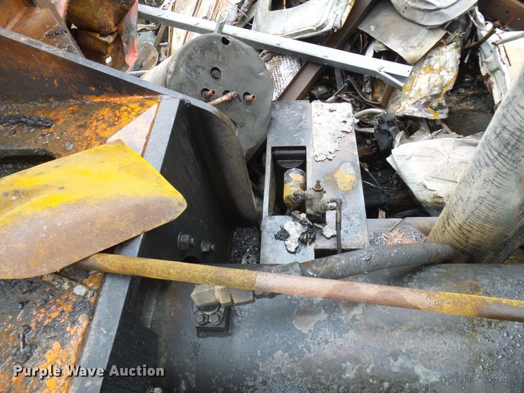 image for item DC2919 Al Jon 580CL car baler