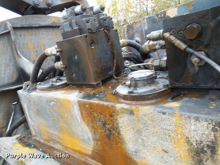 image for item DC2919 Al Jon 580CL car baler