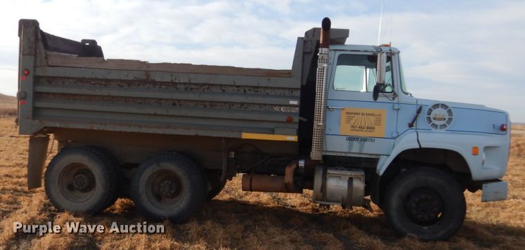 image for item DC4504 1983 Ford 9000  dump truck