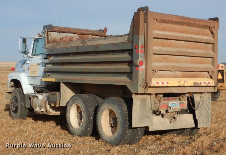 image for item DC4504 1983 Ford 9000  dump truck