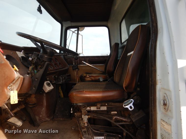 image for item DC4504 1983 Ford 9000  dump truck