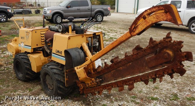 image for item DF6694 1999 Vermeer LN42  trencher