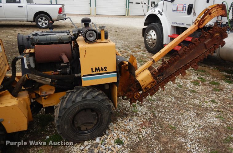 image for item DF6694 1999 Vermeer LN42  trencher