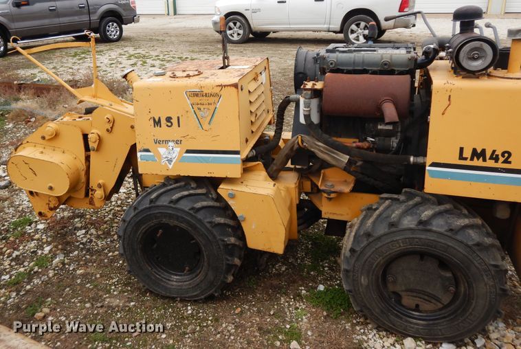 image for item DF6694 1999 Vermeer LN42  trencher