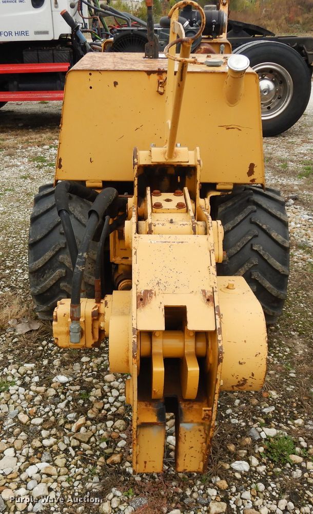 image for item DF6694 1999 Vermeer LN42  trencher