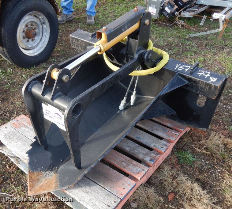 image for item DF6699 Skid steer spade grapple bucket