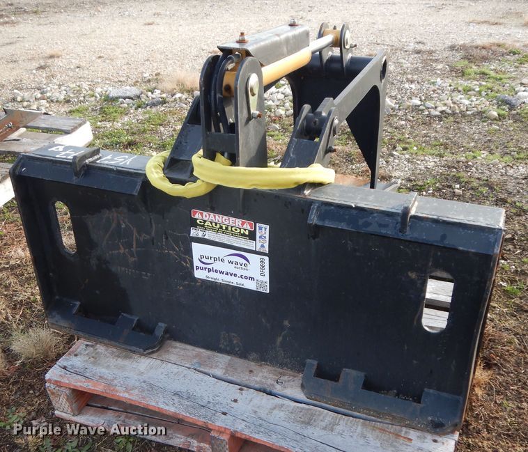 image for item DF6699 Skid steer spade grapple bucket