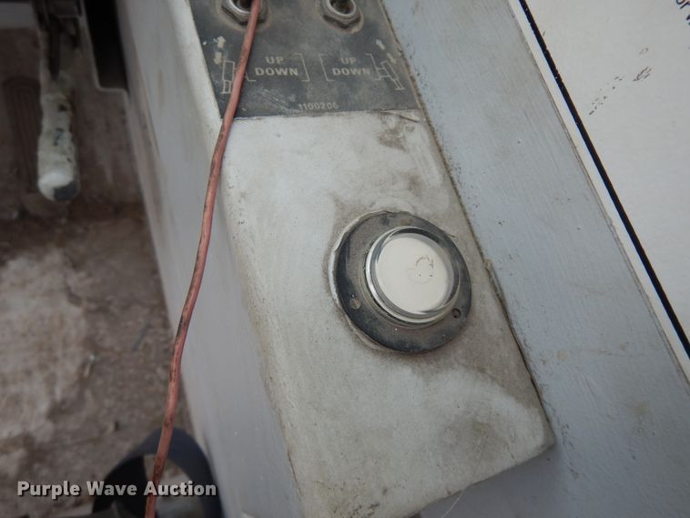 image for item DF6705 Shuttlelift 3300ELB  crane