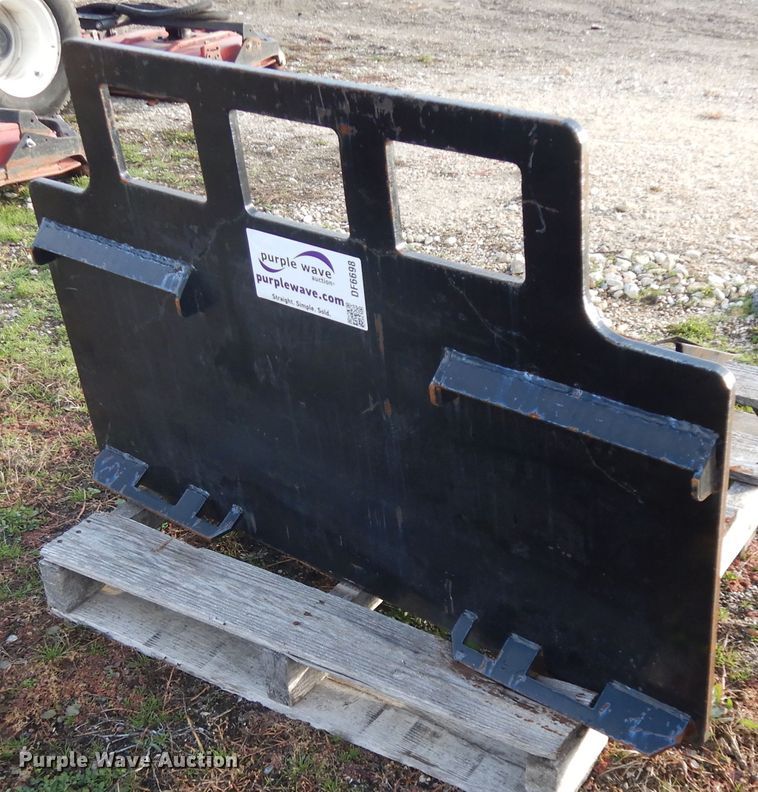 image for item DF6719 Skid steer root bucket