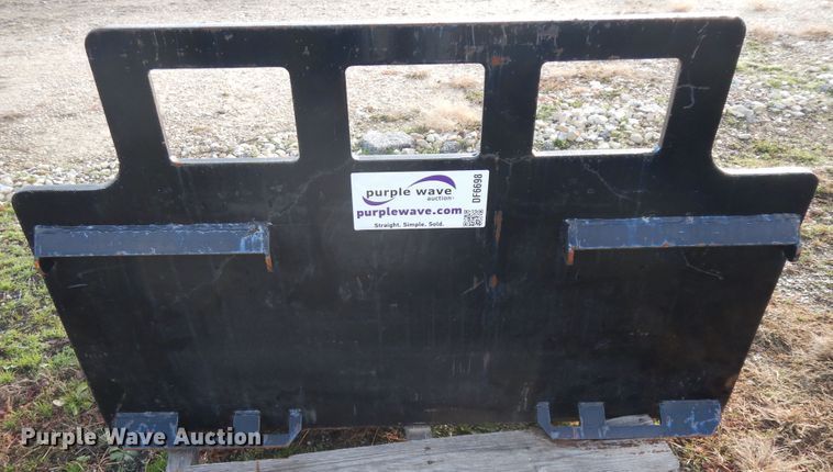 image for item DF6719 Skid steer root bucket