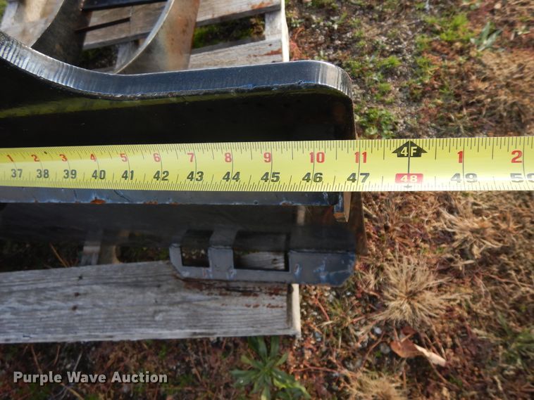 image for item DF6719 Skid steer root bucket