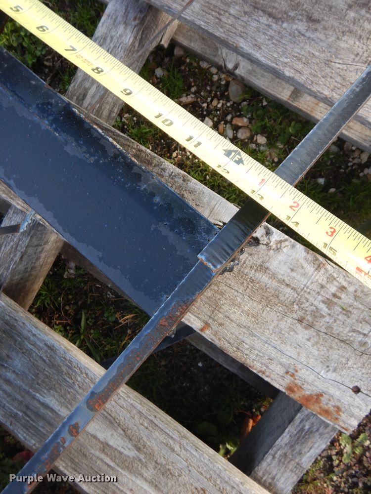 image for item DF6719 Skid steer root bucket