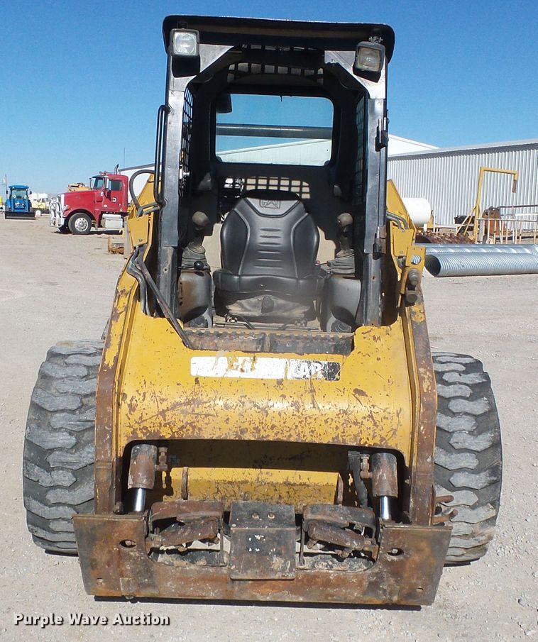 image for item DG8374 2013 Caterpillar 242B Series 3  skid steer loader