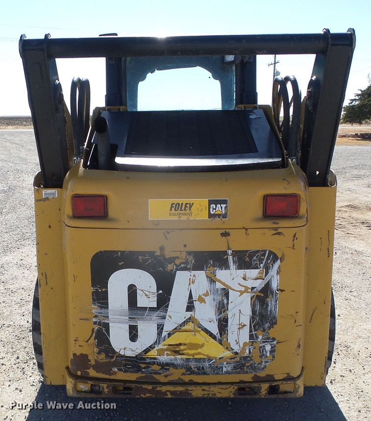 image for item DG8374 2013 Caterpillar 242B Series 3  skid steer loader