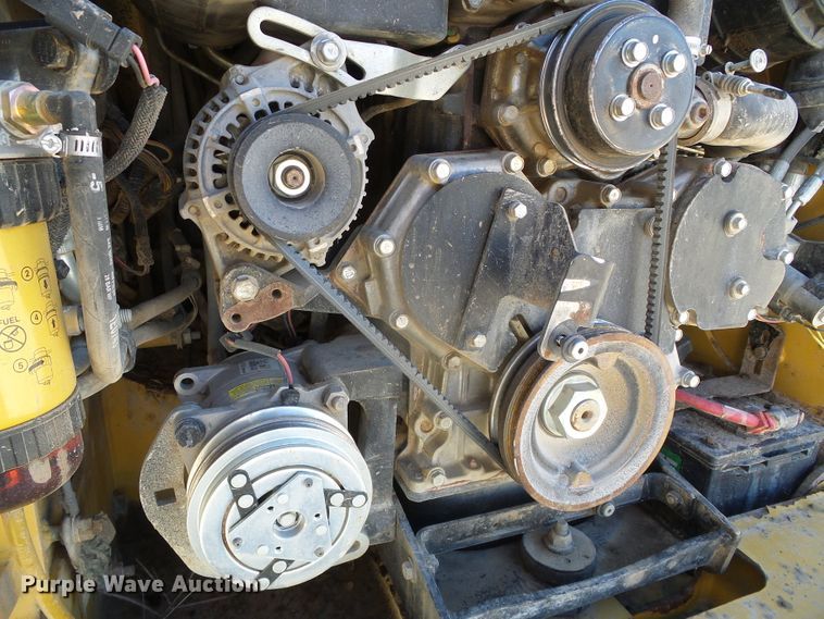 image for item DG8374 2013 Caterpillar 242B Series 3  skid steer loader