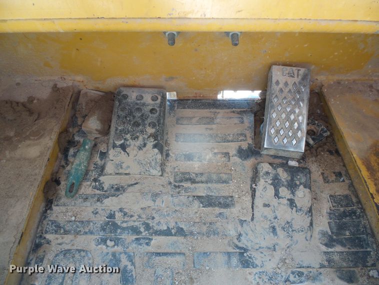 image for item DG8374 2013 Caterpillar 242B Series 3  skid steer loader