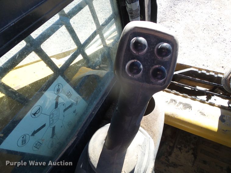 image for item DG8374 2013 Caterpillar 242B Series 3  skid steer loader