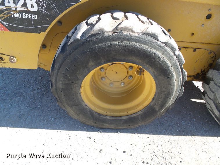 image for item DG8374 2013 Caterpillar 242B Series 3  skid steer loader