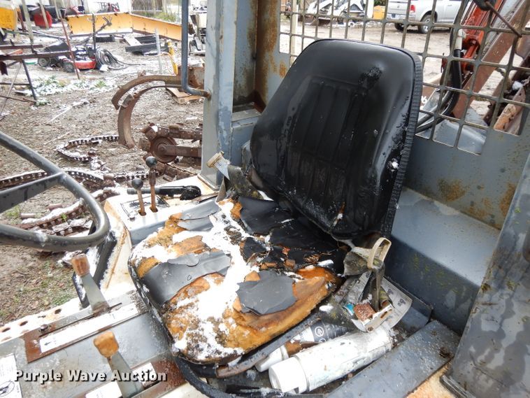 image for item DH3367 1989 Bobcat 3023  trencher