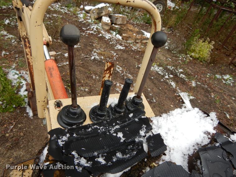 image for item DH3367 1989 Bobcat 3023  trencher
