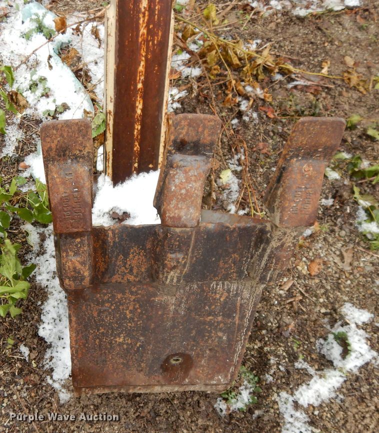 image for item DH3367 1989 Bobcat 3023  trencher