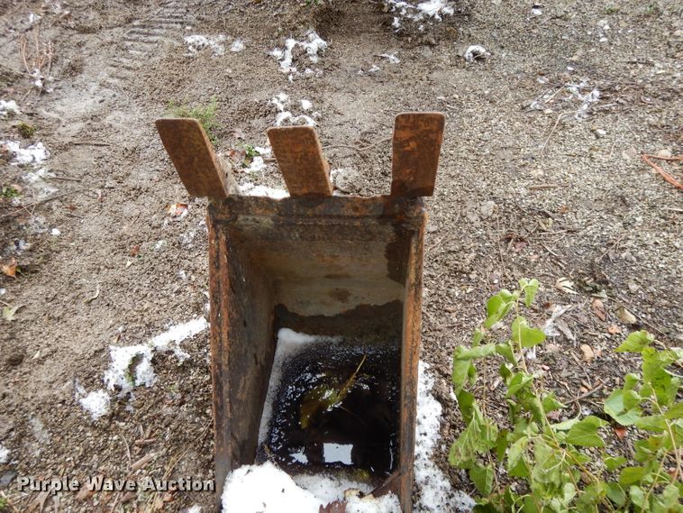 image for item DH3367 1989 Bobcat 3023  trencher