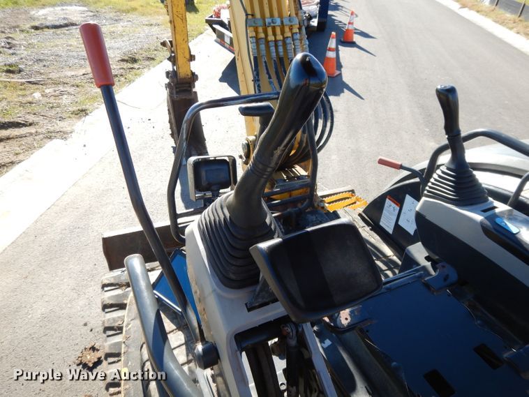 image for item DH3411 2007 Komatsu PC50MR  mini excavator