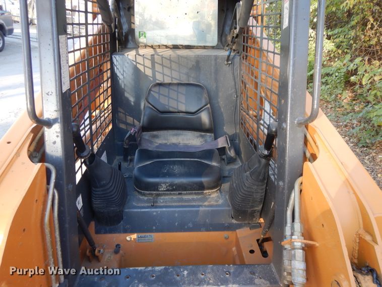 image for item DH3453 2004 Case 60XT  skid steer loader