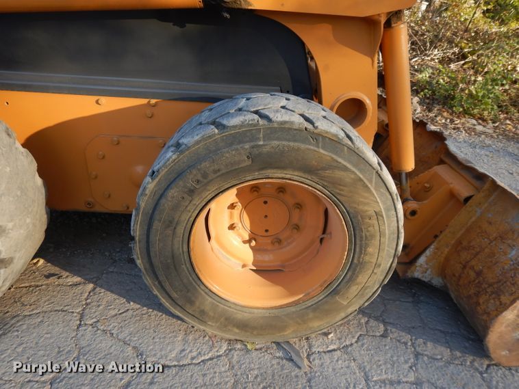 image for item DH3453 2004 Case 60XT  skid steer loader