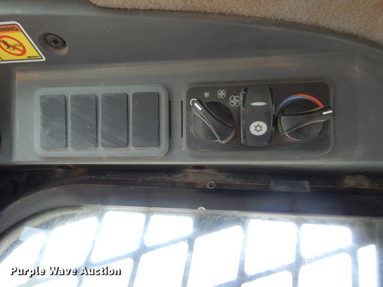 image for item DH3468 2012 Caterpillar 289C  tracked skid steer loader