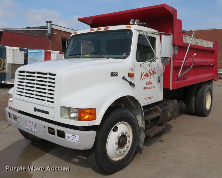 image for item DH3977 1995 International 4900  dump truck