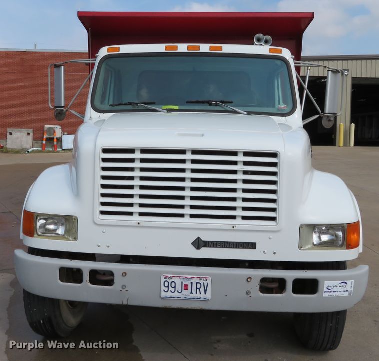 image for item DH3977 1995 International 4900  dump truck