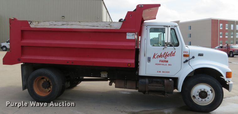 image for item DH3977 1995 International 4900  dump truck