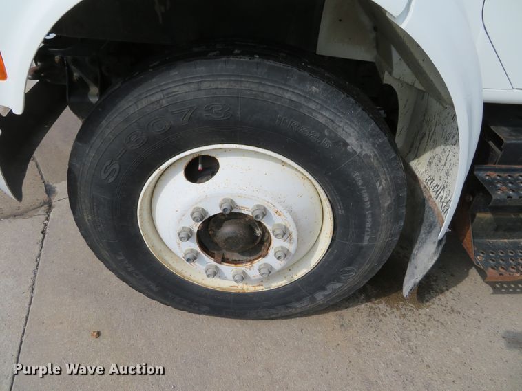 image for item DH3977 1995 International 4900  dump truck