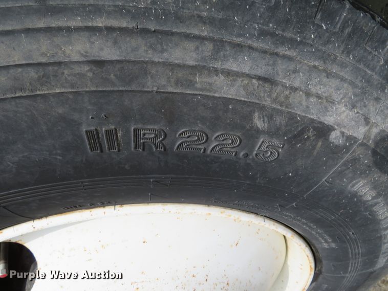 image for item DH3977 1995 International 4900  dump truck