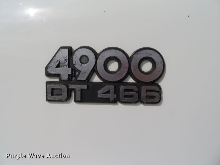 image for item DH3977 1995 International 4900  dump truck