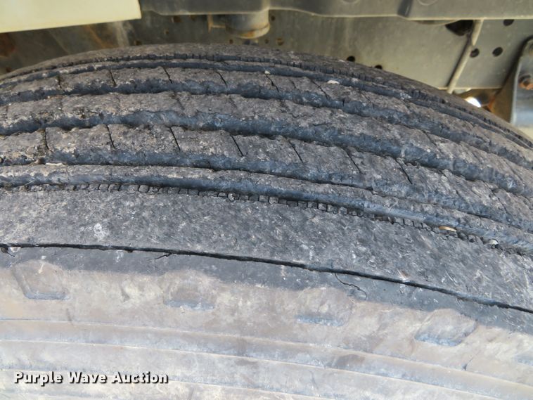 image for item DH3977 1995 International 4900  dump truck