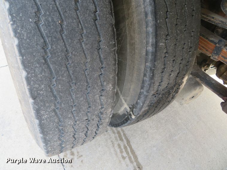 image for item DH3977 1995 International 4900  dump truck