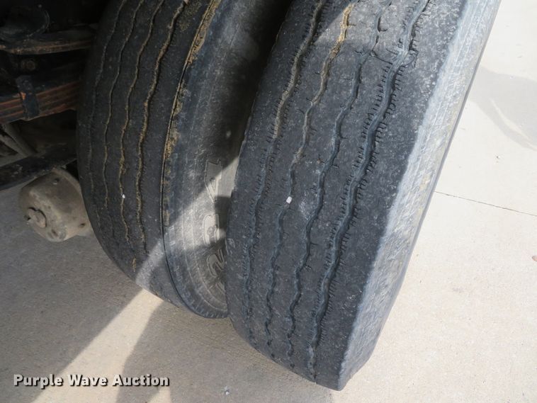 image for item DH3977 1995 International 4900  dump truck