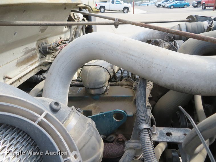 image for item DH3977 1995 International 4900  dump truck