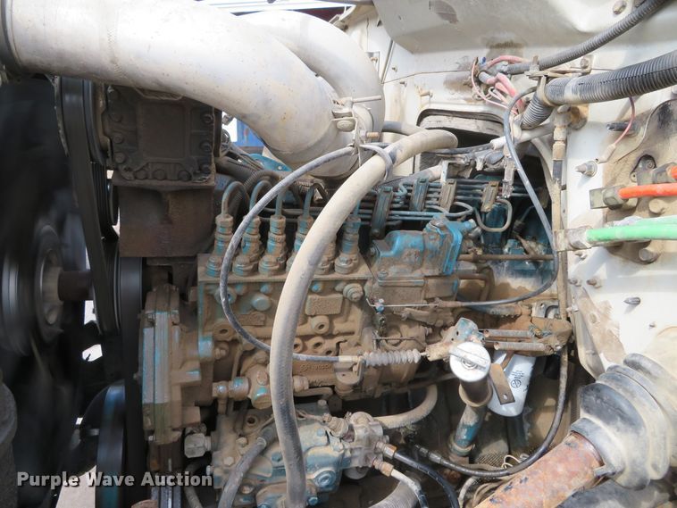 image for item DH3977 1995 International 4900  dump truck